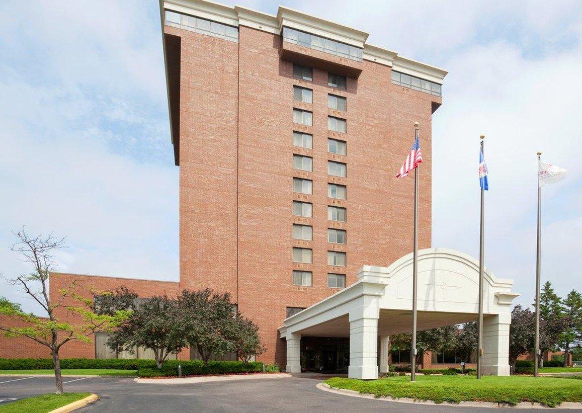 Brooklyn Center Hotel Exterior photo