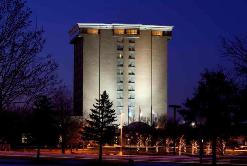 Brooklyn Center Hotel Exterior photo